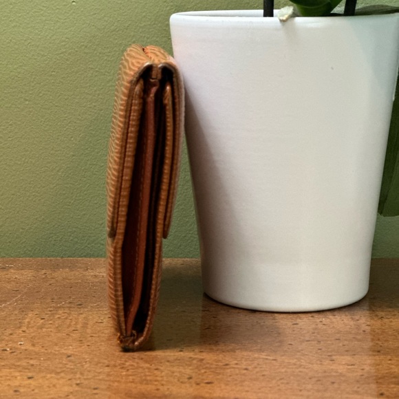 ❌SOLD❌ Louis Vuitton Epi Leather Elise compact wallet RARE bi-color Cipango gold - Picture 5 of 17